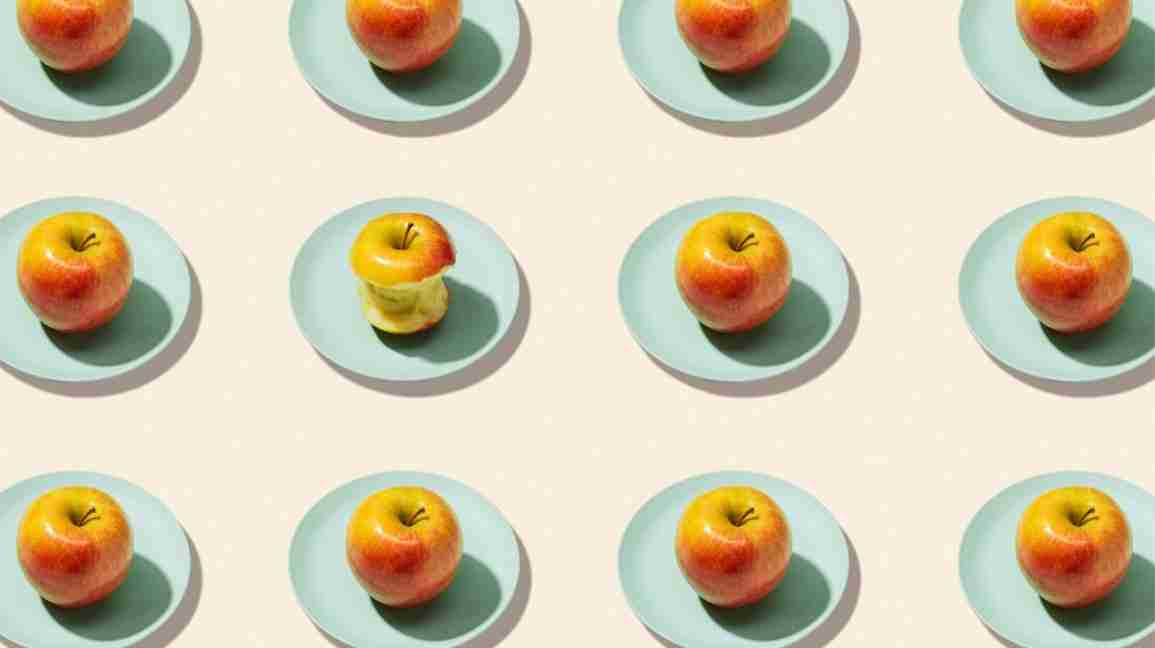 Plates with apples